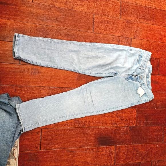 Womens Levis - Picture 2 of 9